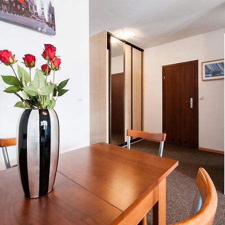 Apartamento Superapart Banderii 4 Varsovia Exterior foto