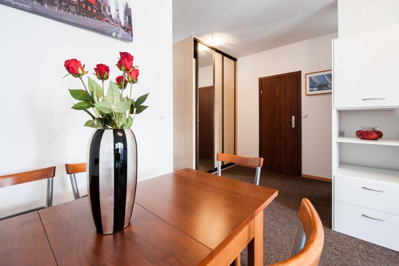 Apartamento Superapart Banderii 4 Varsovia Exterior foto