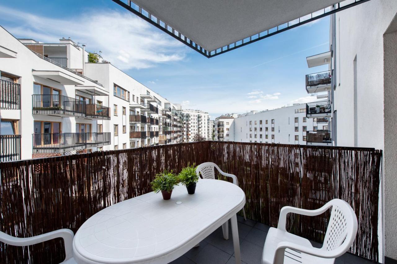 Apartamento Superapart Banderii 4 Varsovia Exterior foto