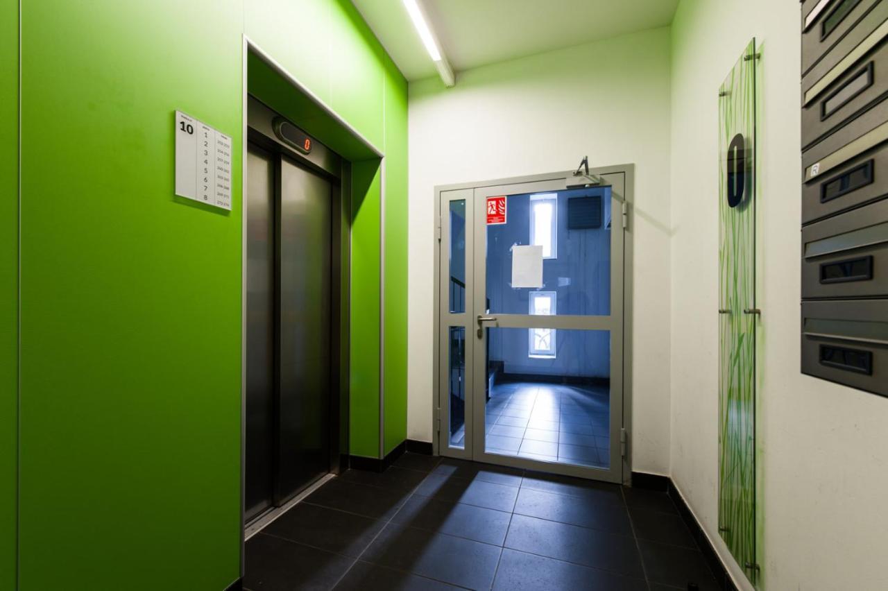 Apartamento Superapart Banderii 4 Varsovia Exterior foto